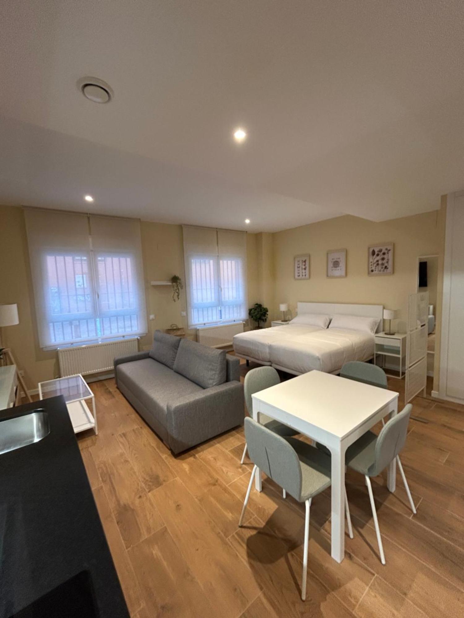 Apartamentos Turisticos Aeropuerto Barajas 마드리드 외부 사진