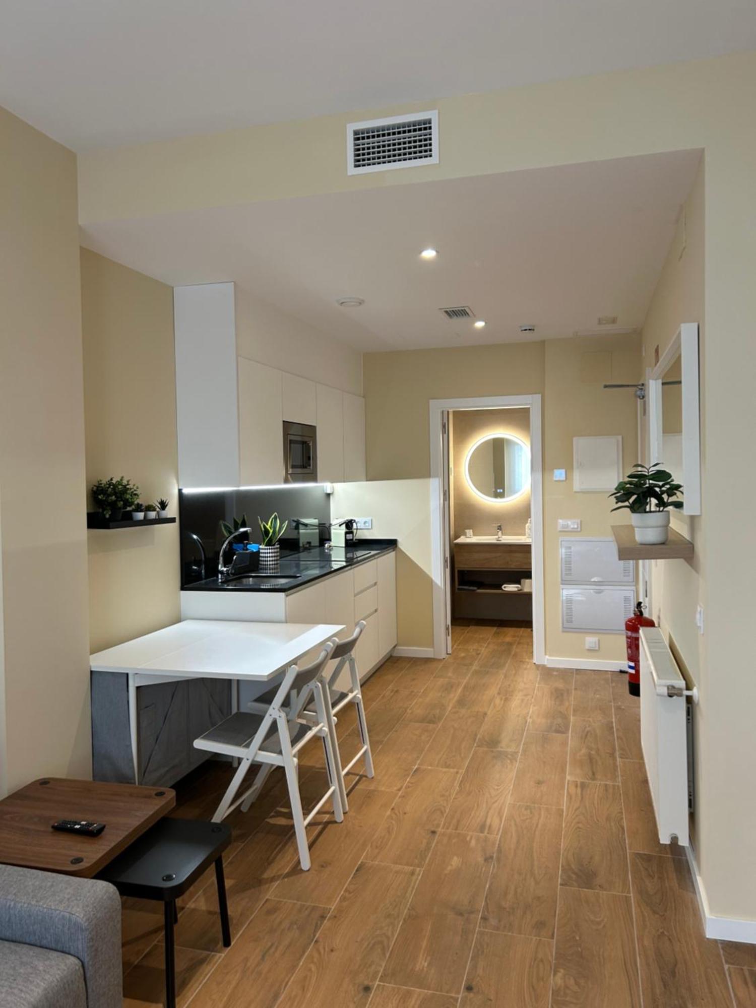 Apartamentos Turisticos Aeropuerto Barajas 마드리드 외부 사진